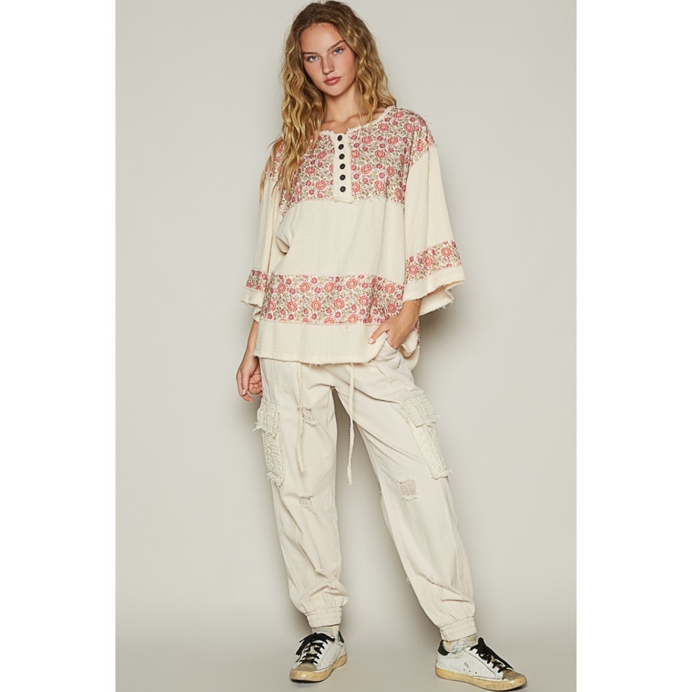 POL Floral Contrast 3/4 Sleeve Cotton Top in Cream - Picture 5 of 6
